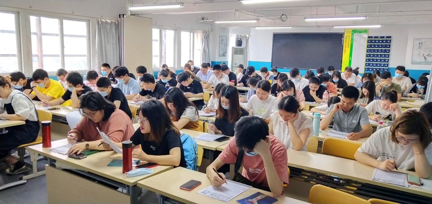 浙江理工大学继续教育学院领导莅临台州春华函授辅导站调研