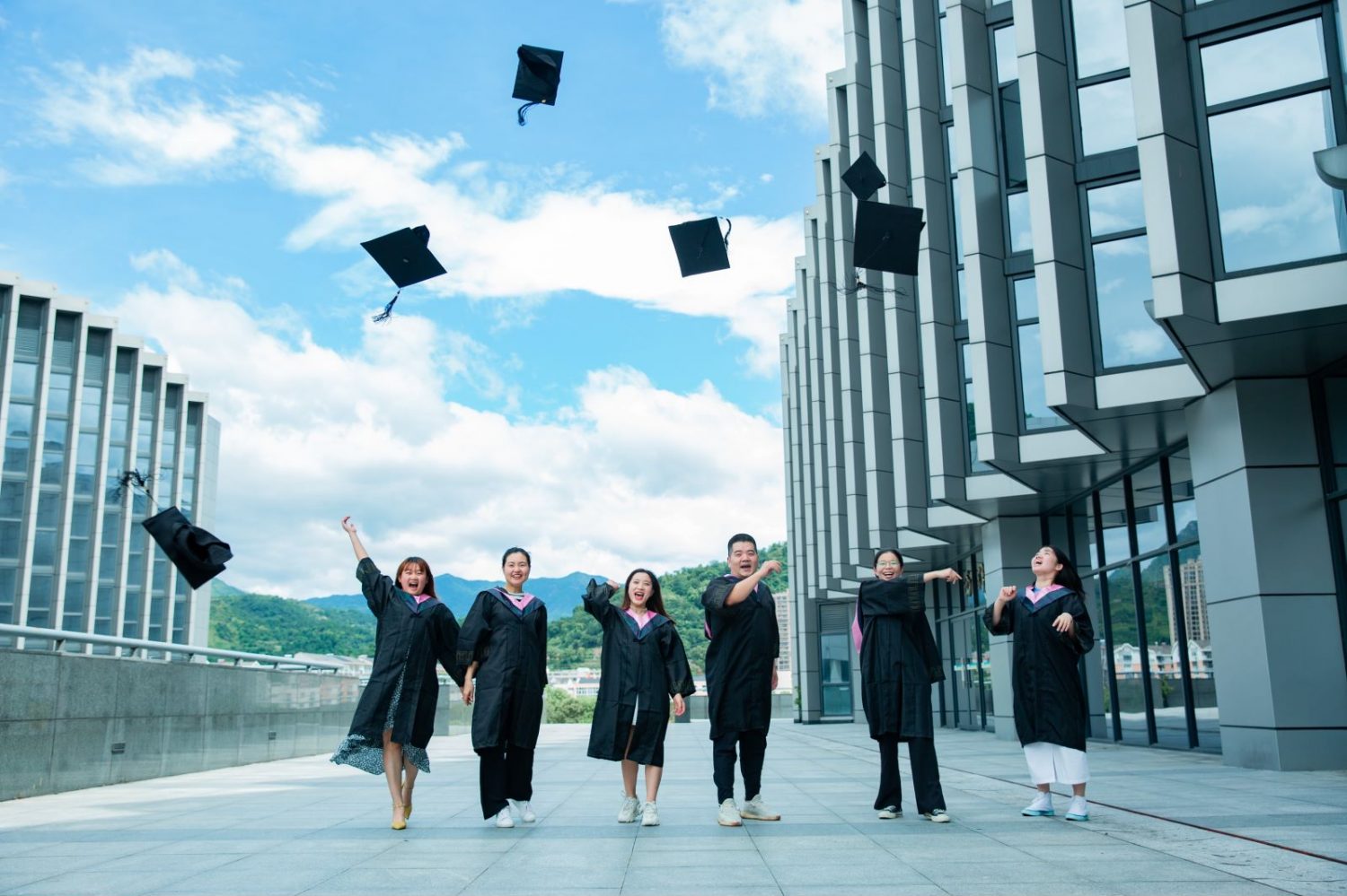 永嘉春华2021届函授大专/本科学历班毕业典礼圆满落幕