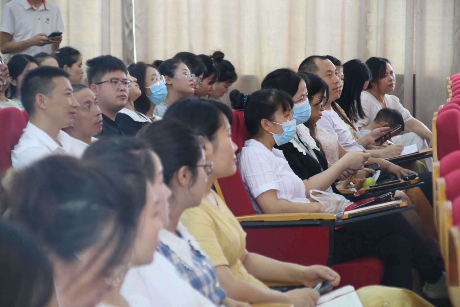 柳市春华《职场心态管理》企业内训公开课走进俊郎电气