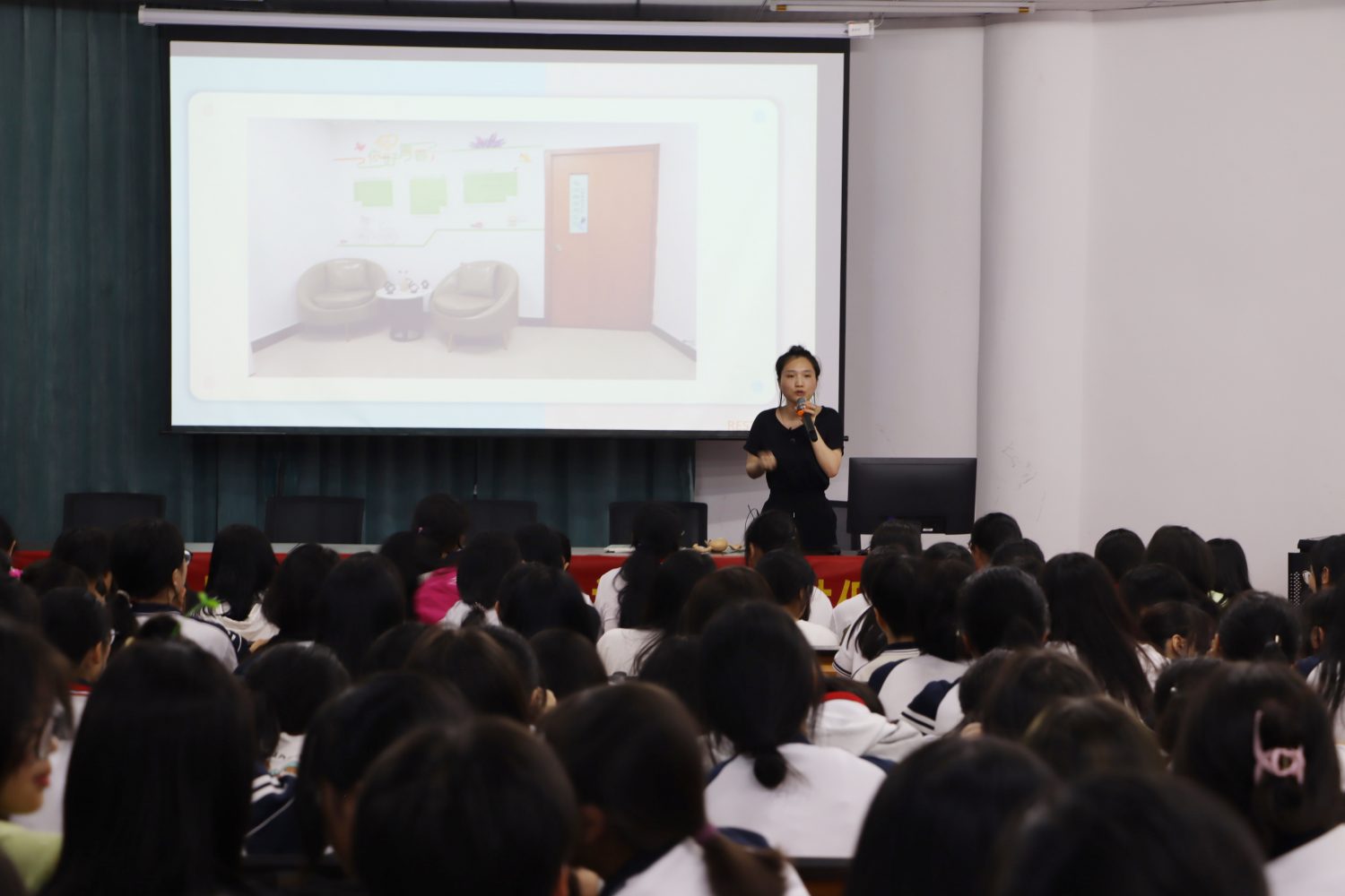 022年浙江省护理学会全国科普日活动走进温州市才华技工学校"