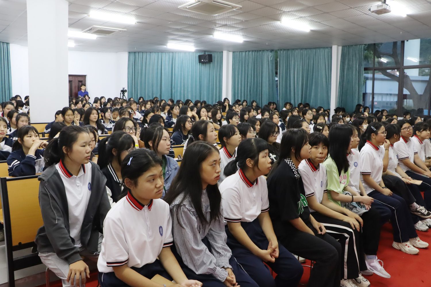 022年浙江省护理学会全国科普日活动走进温州市才华技工学校"