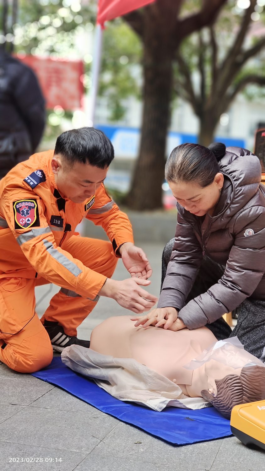 春华公益|同心同行学雷锋，暖春服务在行动