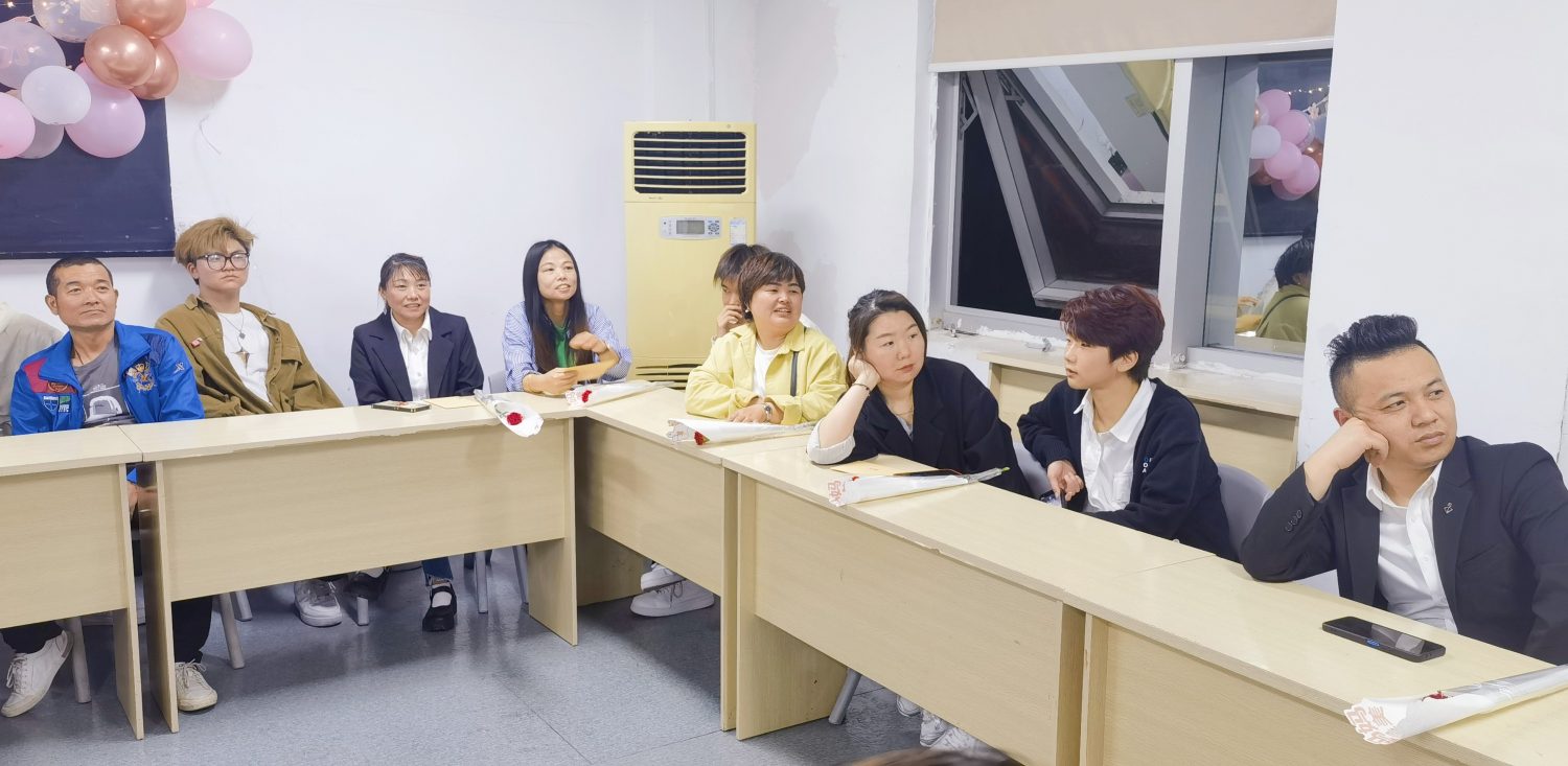 柳市春华2201平面电商全日制技能班家长会如期召开