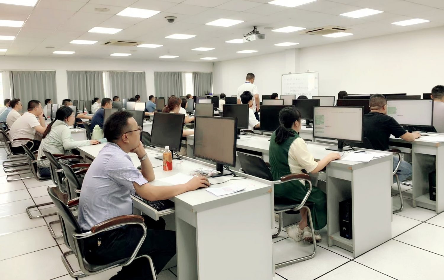 2023年职业培训师高级工职业技能等级认定考试如期举行，60%考生来自春华教育！