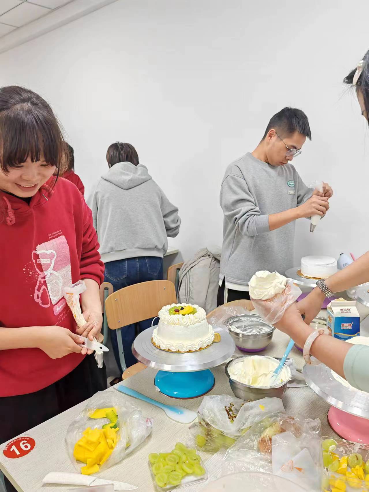 龙港市春华职业培训学校多项技能夜校培训班火热开展