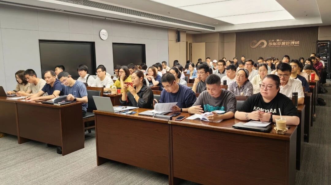 萧山春华数字高技能人才（人工智能培训师）专项培训如期开班